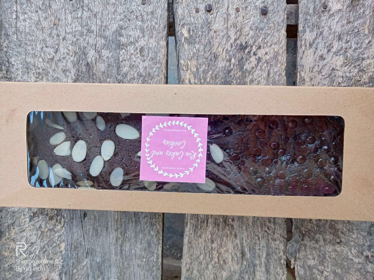 Brownies Coklat Almond